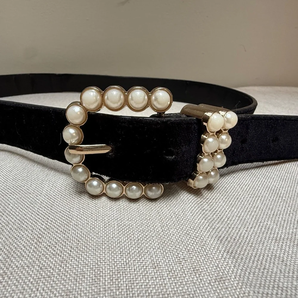 Black Velvet Belt With Faux Pearl Buckle S/M
